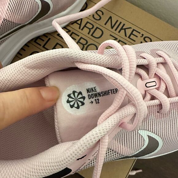 Nike Downshifter lightweight comfy Sneaker size 8 new - Picture 14 of 15